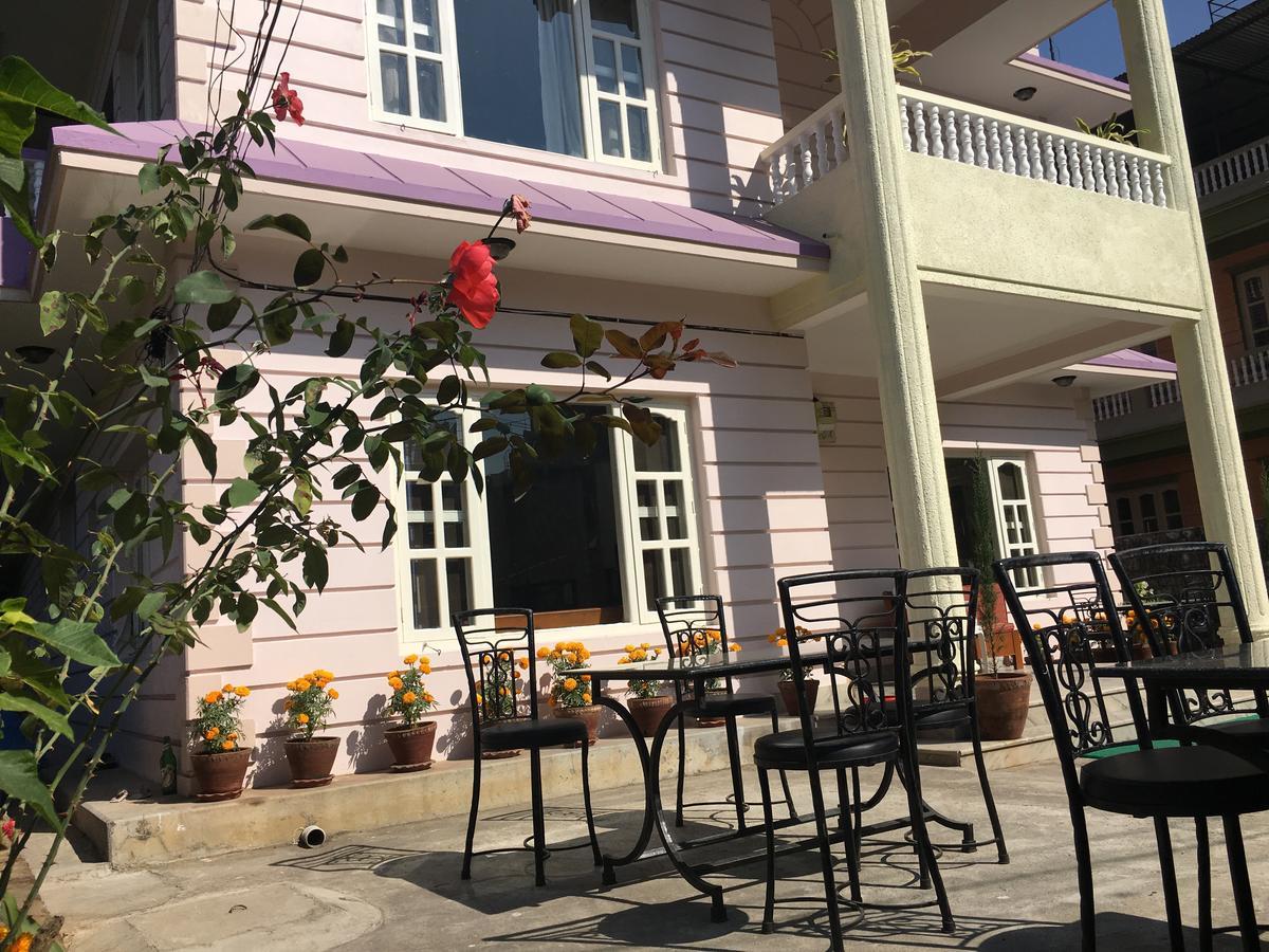 Hotel Pokhara International Extérieur photo