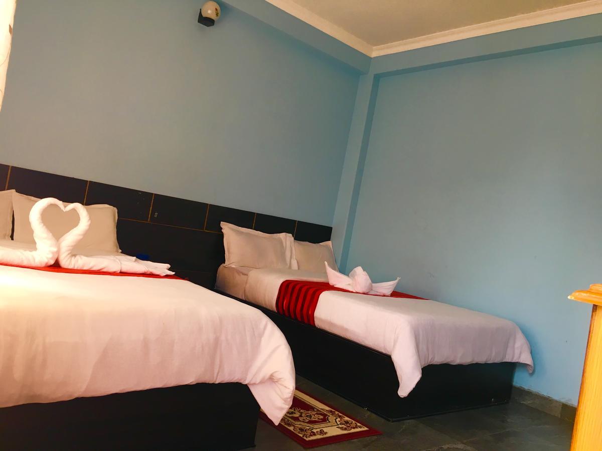 Hotel Pokhara International Extérieur photo