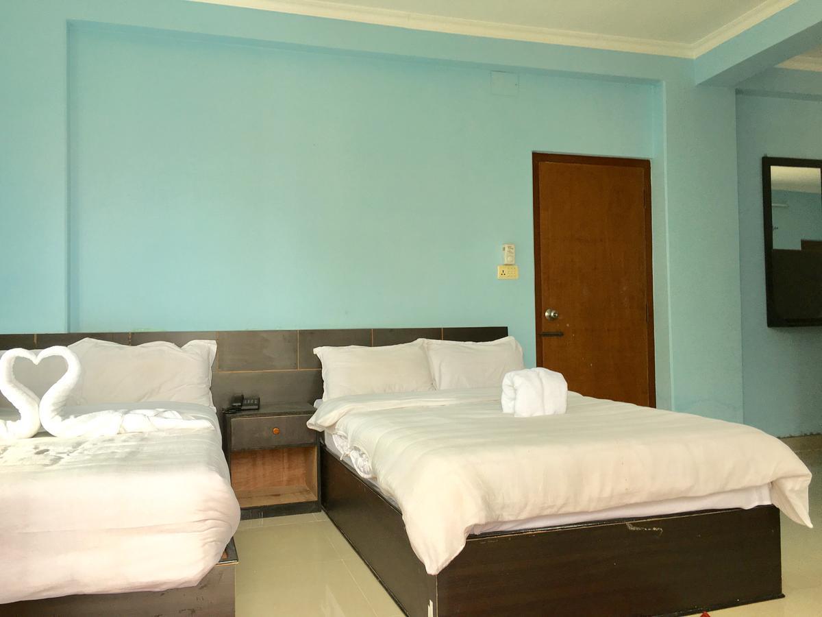 Hotel Pokhara International Extérieur photo